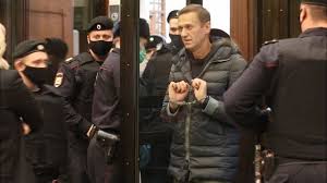 Алексей Навальный : Одного сажаем, чтобы испугать миллионы